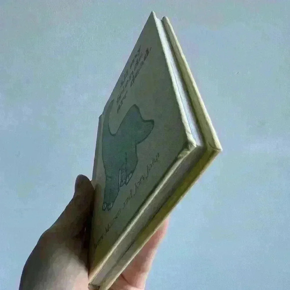 All My Friends Are Dead Funny Dark Humour Fun Joke Book Gift Urban Outfitters - Picture 2 of 5